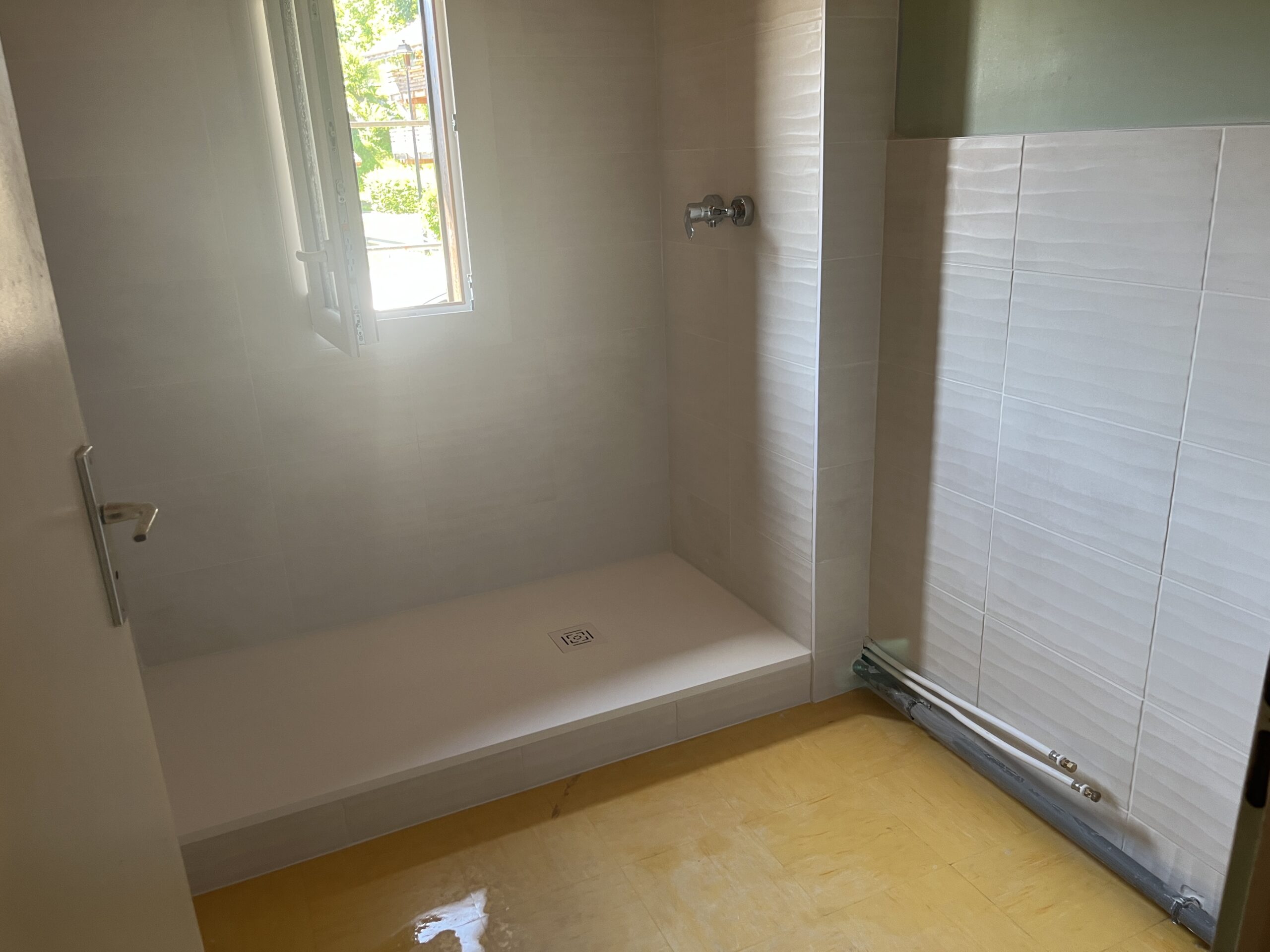 Mise en place du bac à douche